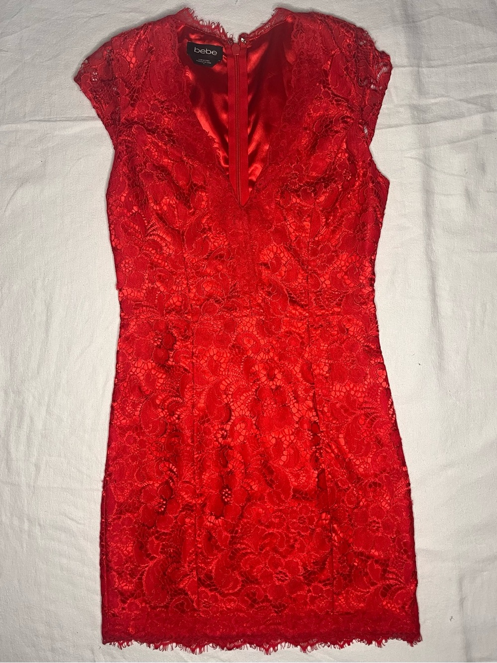 ✨ Bebe V Neck Red Lace Dress